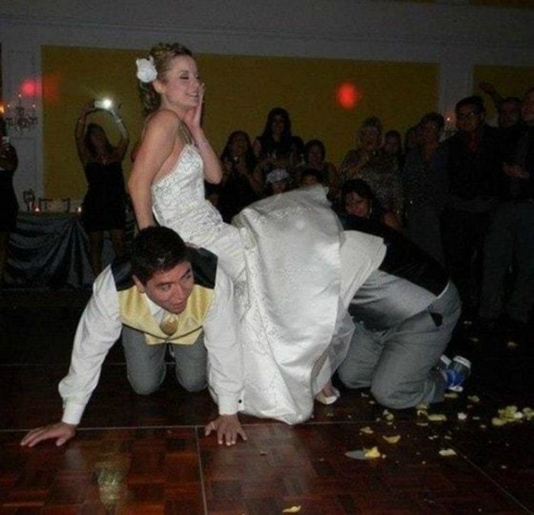 75 Wedding Photo Fails Pictures - This Wedding Photographer Caught it All.